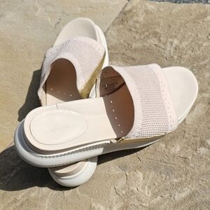 Cole Haan 2.Zerogrand stitchlite knitsandals in metallic gold- Brazilian sand 8B